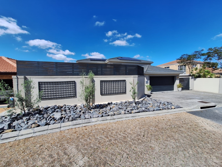 3 Bedroom Property for Sale in Protea Heights Western Cape